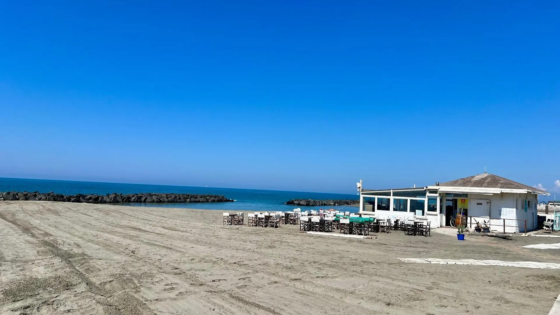 Casa Romano Seafront Fiumicino Guest house